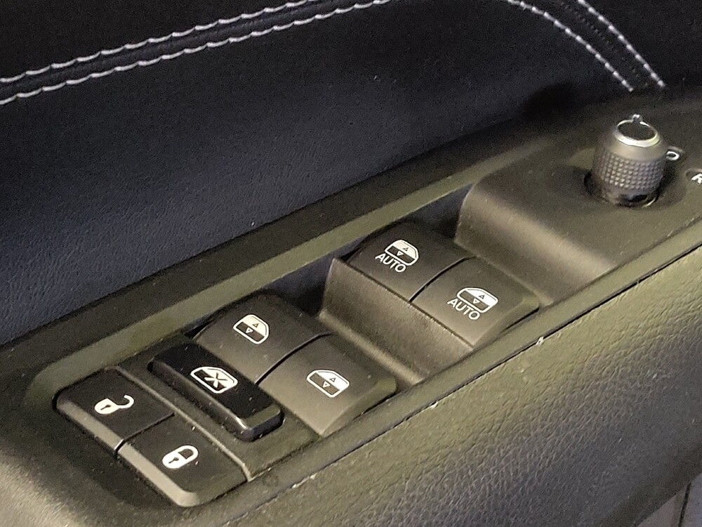 2022 Jeep Compass in Knoxville, TN 37923 - 18139929 27
