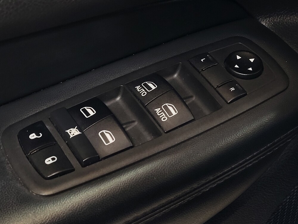 2019 Jeep Grand Cherokee in Miami, FL 33157 - 18139969 27