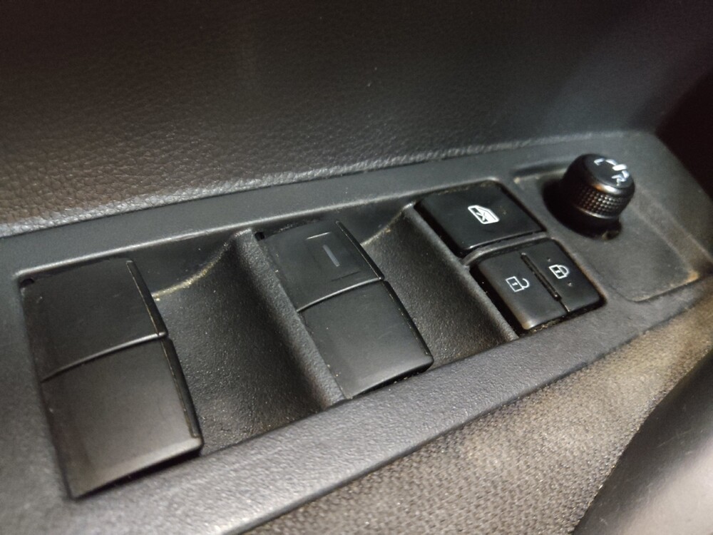 2020 Toyota Corolla in Raleigh, NC 27604 - 18139984 27