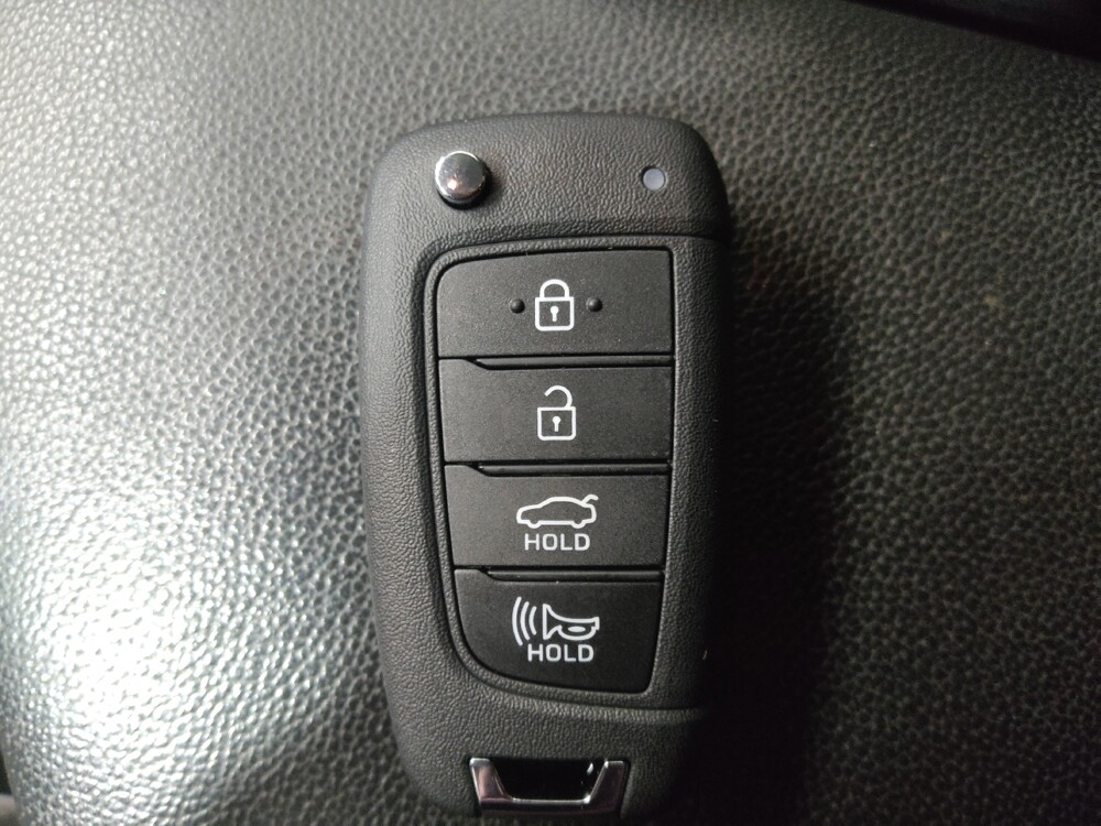 2024 Hyundai Elantra in Salem, VA 24153 - 18140000 32