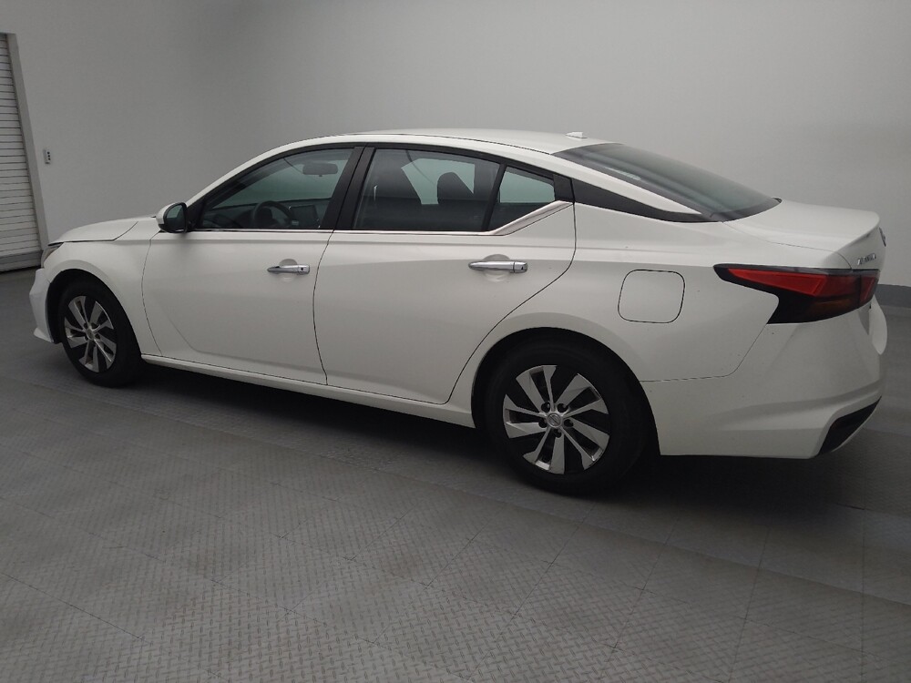 2019 Nissan Altima in Lakewood, CO 80215 - 18140005 3