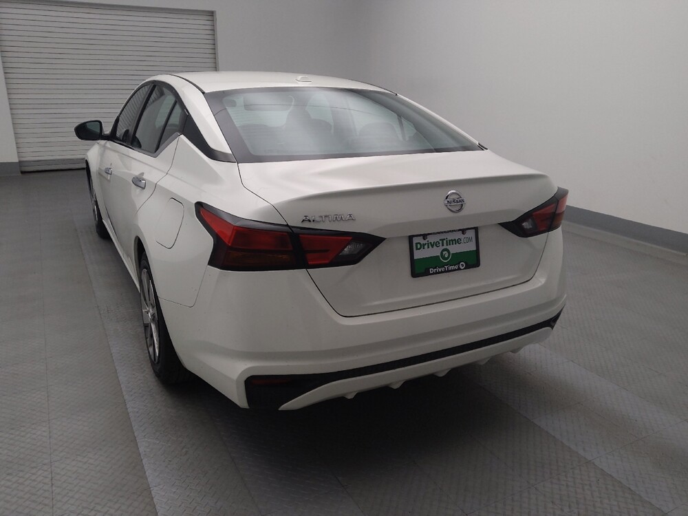 2019 Nissan Altima in Lakewood, CO 80215 - 18140005 6