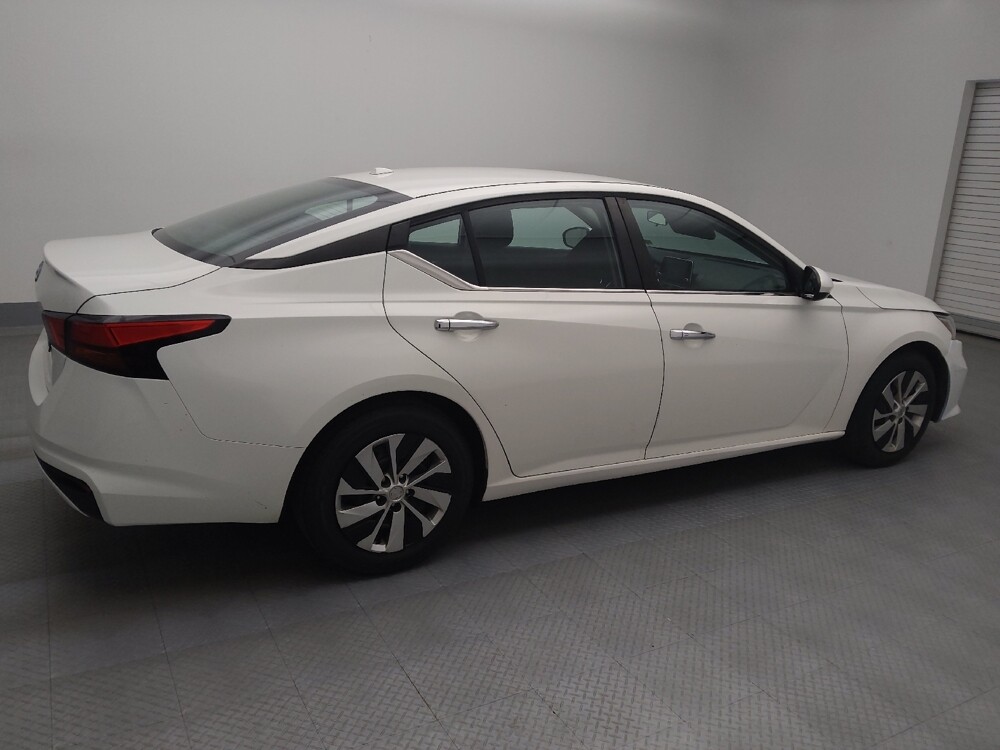 2019 Nissan Altima in Lakewood, CO 80215 - 18140005 10