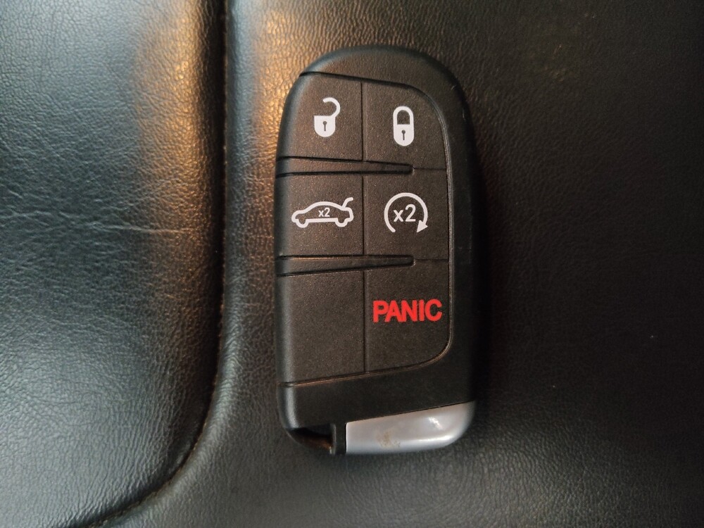 2019 Jeep Cherokee in Lakewood, CO 80215 - 18140010 32
