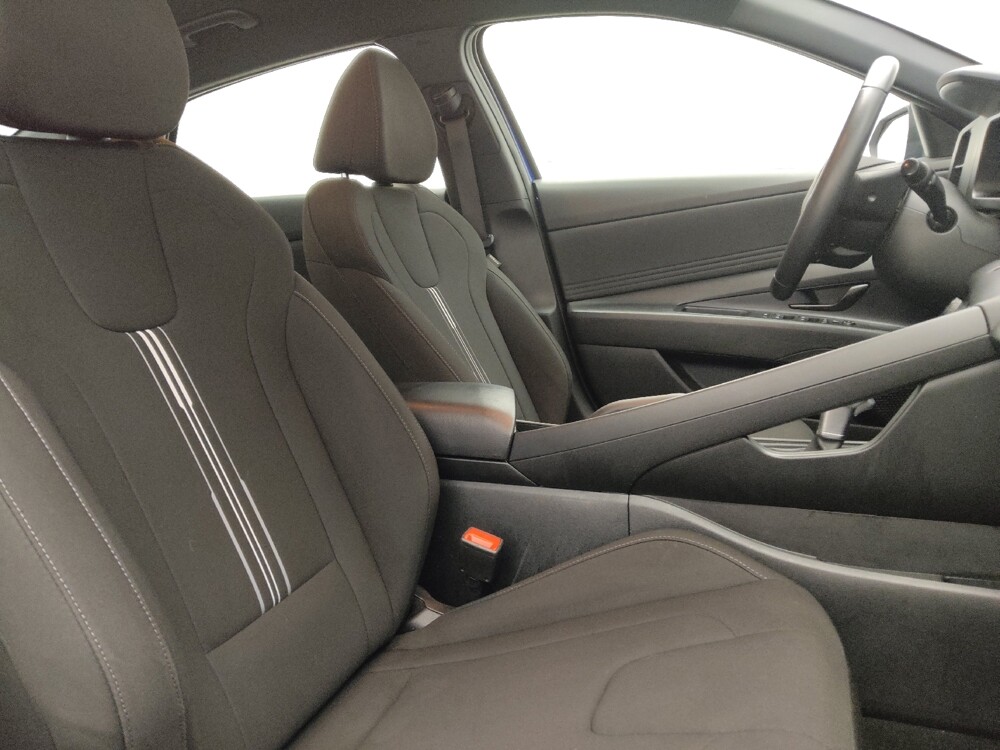 2025 Hyundai Elantra in Denver, CO 80012 - 18140014 21
