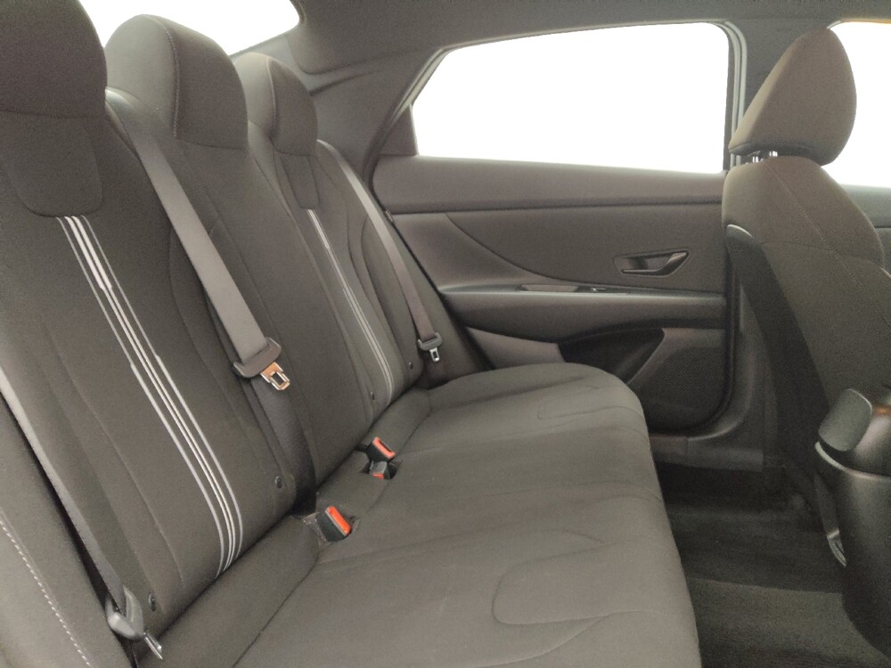 2025 Hyundai Elantra in Denver, CO 80012 - 18140014 19