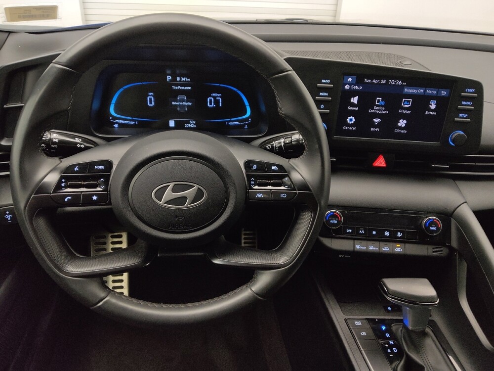 2025 Hyundai Elantra in Denver, CO 80012 - 18140014 22