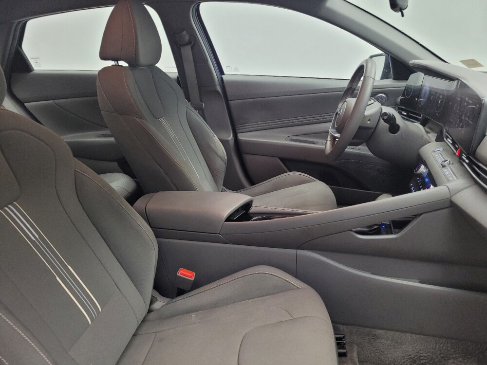 2023 Hyundai Elantra in Memphis, TN 38115 - 18140017 21