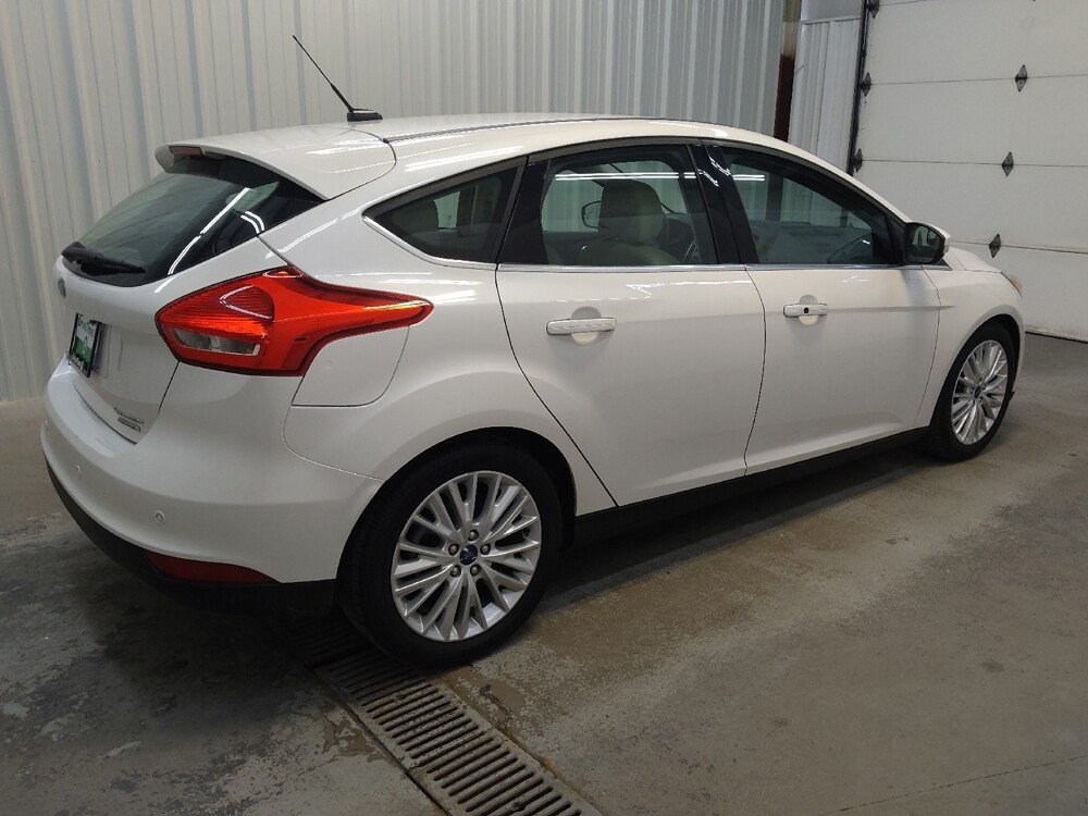 2016 Ford Focus in Cincinnati, OH 45255 - 18140034 10