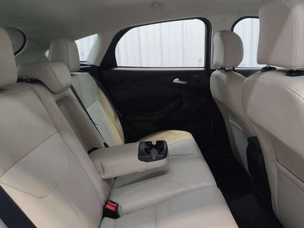 2016 Ford Focus in Cincinnati, OH 45255 - 18140034 19