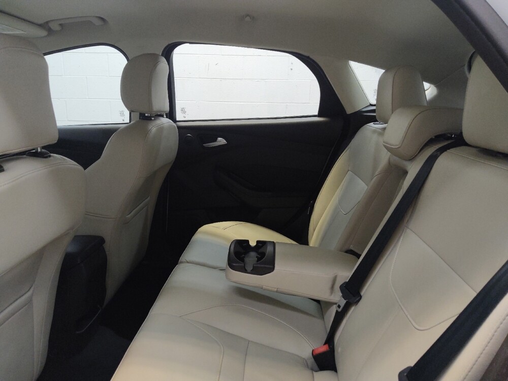 2016 Ford Focus in Cincinnati, OH 45255 - 18140034 18