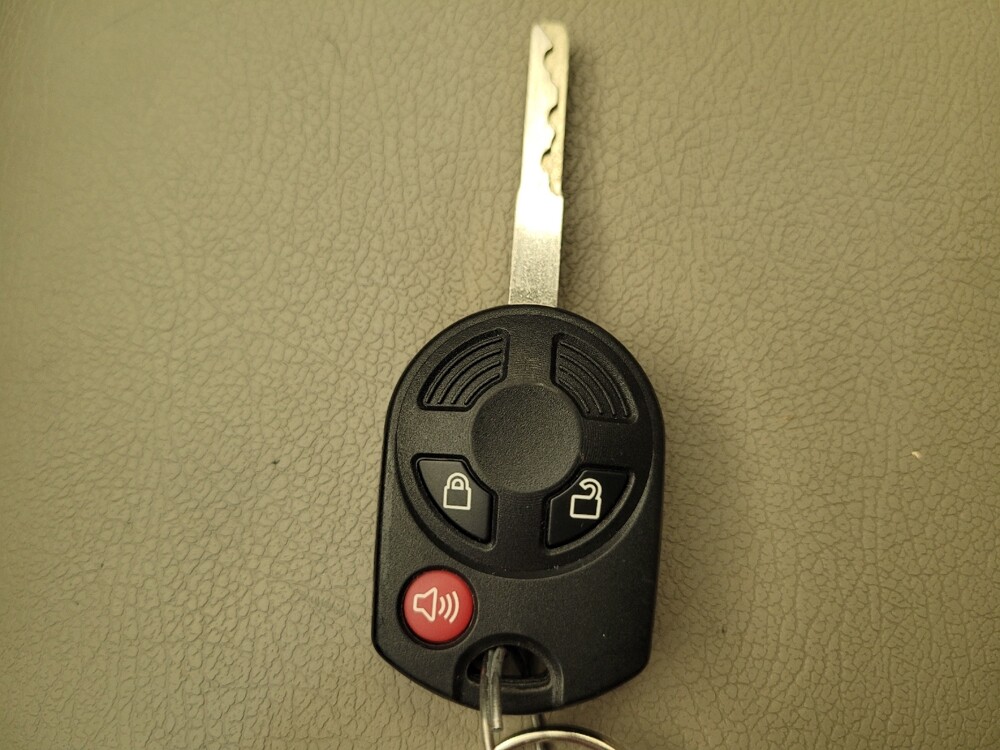 2017 Ford Escape in Miamisburg, OH 45342 - 18140036 32