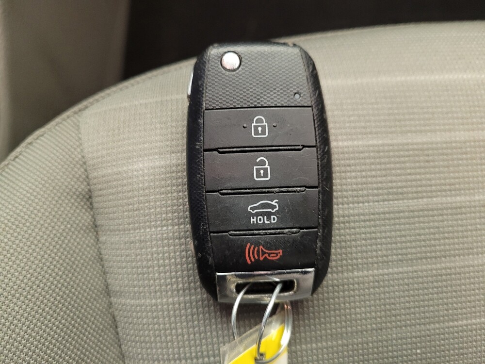 2015 Kia Forte in Toledo, OH 43617 - 18140040 32