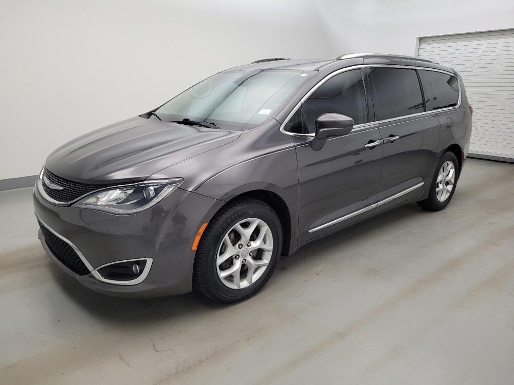 2017 Chrysler Pacifica in Toledo, OH 43617 - 18140044 2