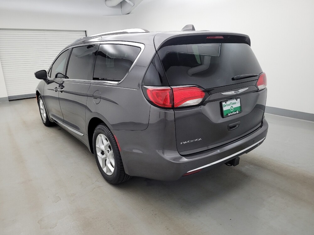 2017 Chrysler Pacifica in Toledo, OH 43617 - 18140044 5