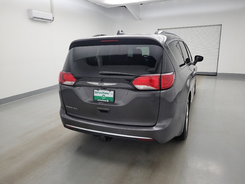 2017 Chrysler Pacifica in Toledo, OH 43617 - 18140044 7
