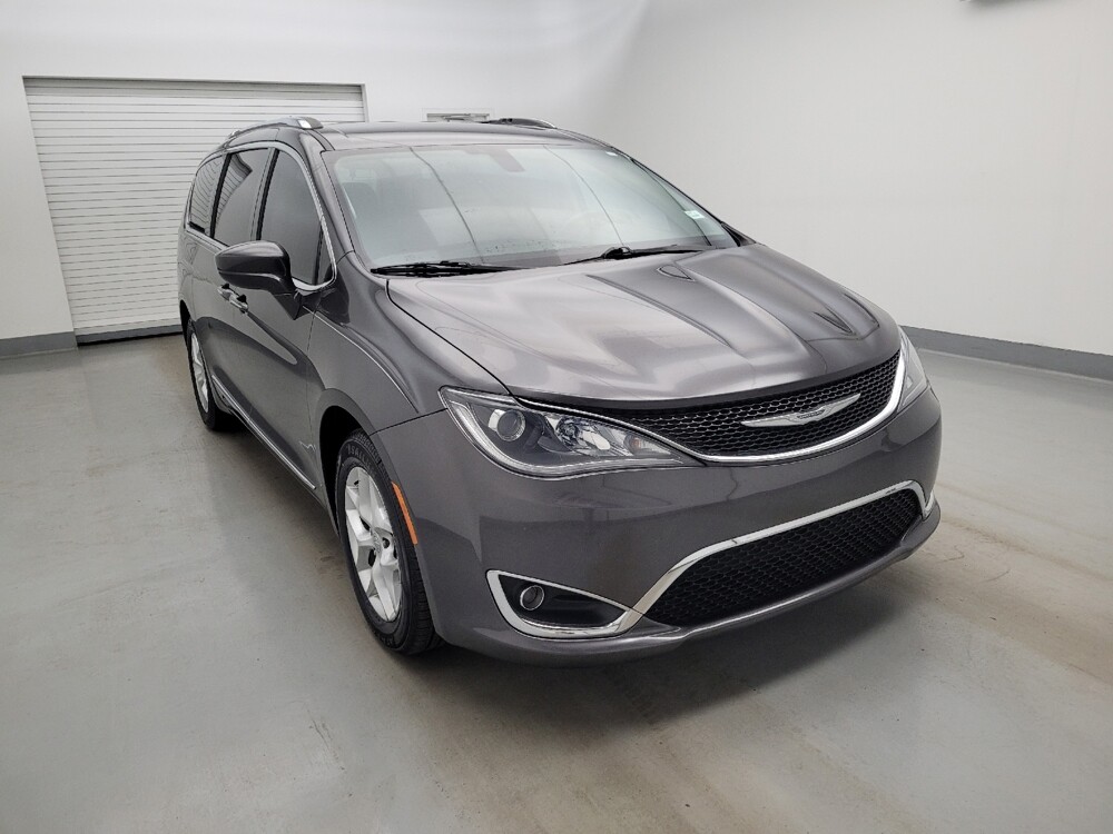 2017 Chrysler Pacifica in Toledo, OH 43617 - 18140044 13