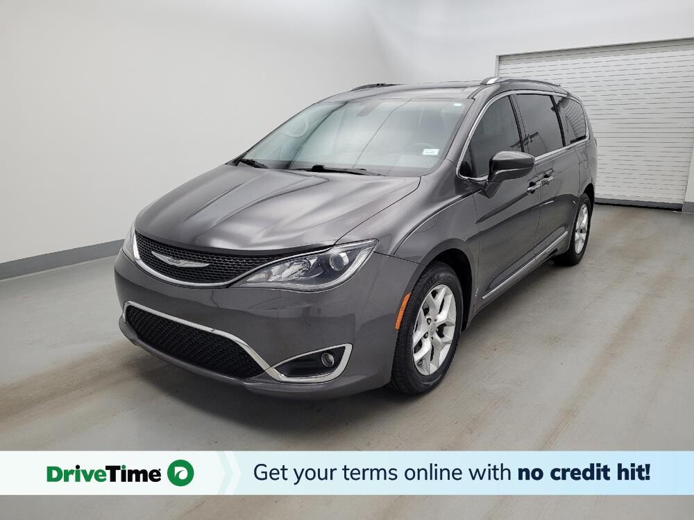 2017 Chrysler Pacifica in Toledo, OH 43617 - 18140044