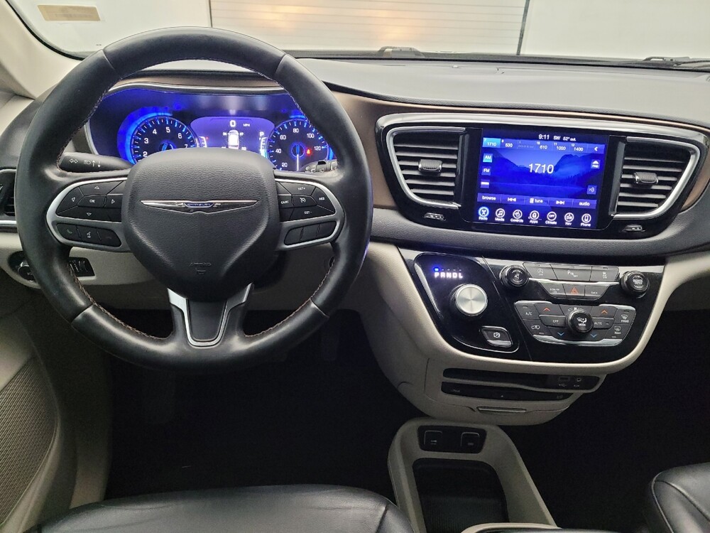 2017 Chrysler Pacifica in Toledo, OH 43617 - 18140044 22