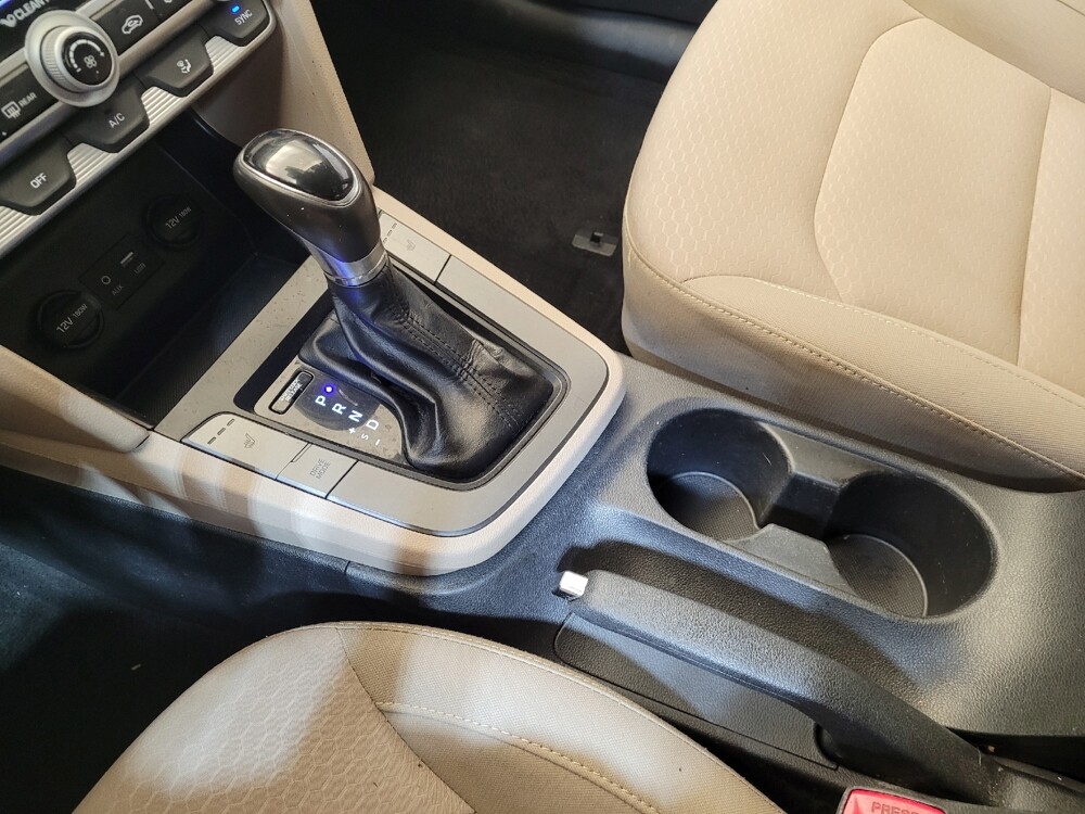 2020 Hyundai Elantra in Miamisburg, OH 45342 - 18140049 26