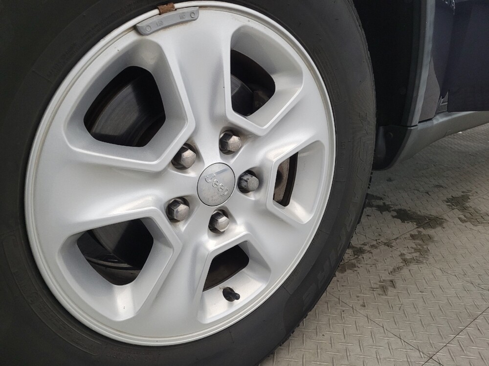 2016 Jeep Grand Cherokee in Pittsburgh, PA 15237 - 18140061 31