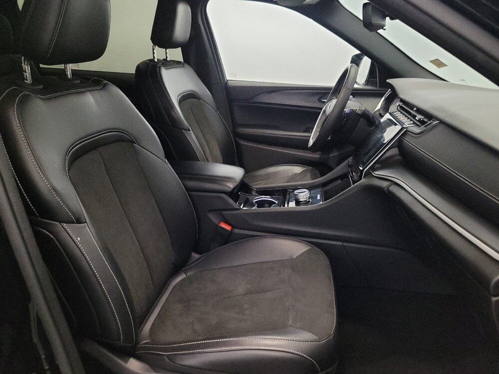 2023 Jeep Grand Cherokee L in Williamstown, NJ 8094 - 18140070 21
