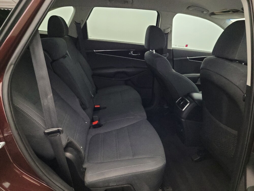 2019 Kia Sorento in Temple Hills, MD 20746 - 18140082 19