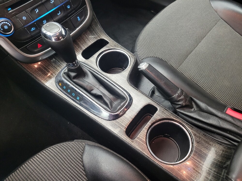 2015 Chevrolet Malibu in Taylor, MI 48180 - 18140100 26