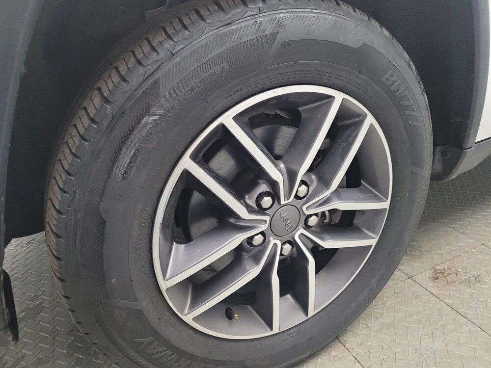 2020 Jeep Grand Cherokee in Taylor, MI 48180 - 18140102 31