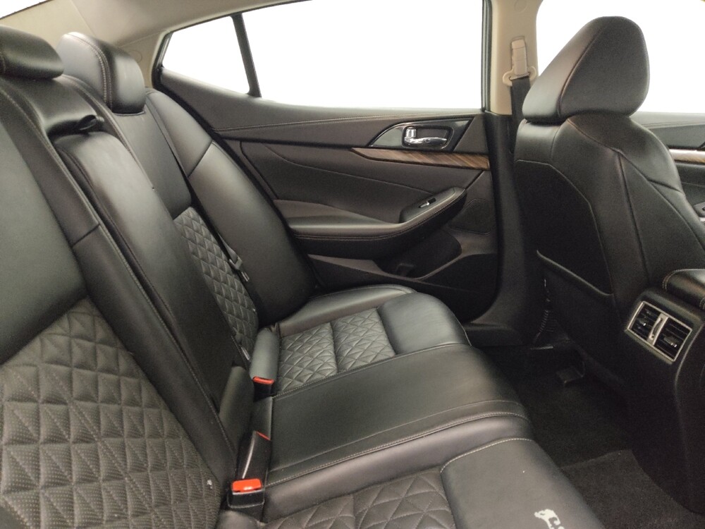 2017 Nissan Maxima in Indianapolis, IN 46219 - 18140104 19