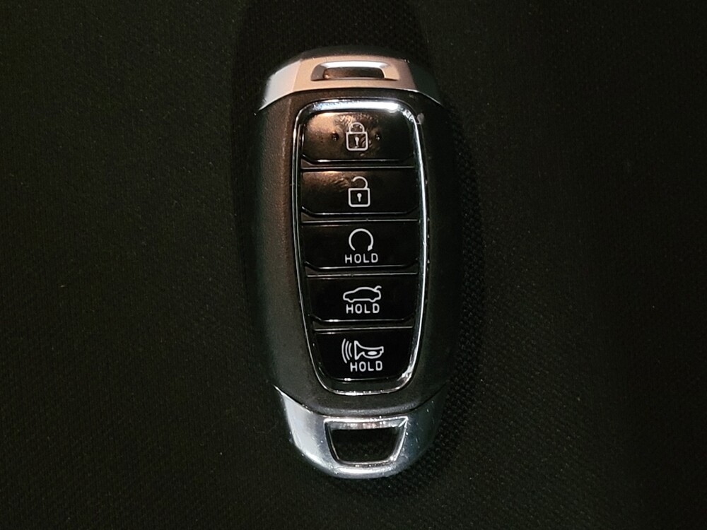 2021 Hyundai Elantra in Hialeah, FL 33014 - 18140108 32