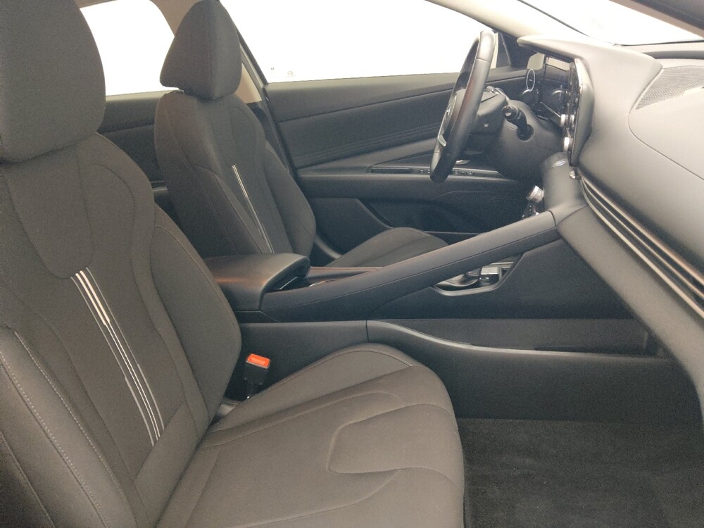 2021 Hyundai Elantra in Hialeah, FL 33014 - 18140108 21