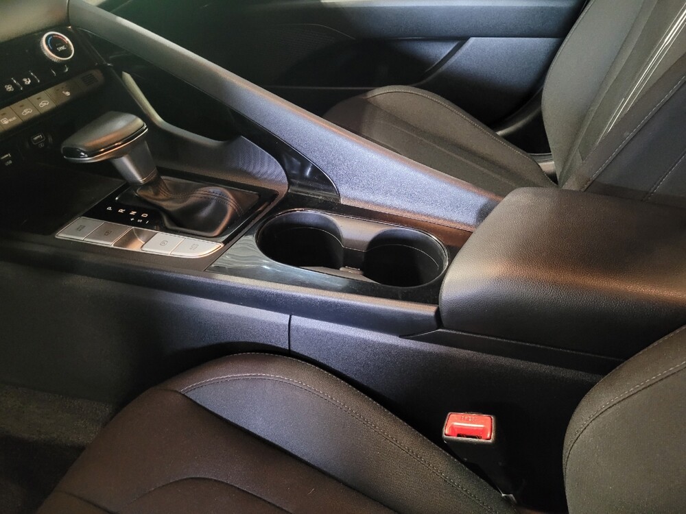 2021 Hyundai Elantra in Hialeah, FL 33014 - 18140108 26