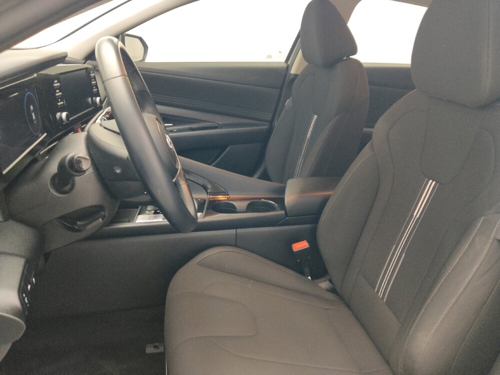 2021 Hyundai Elantra in Hialeah, FL 33014 - 18140108 17
