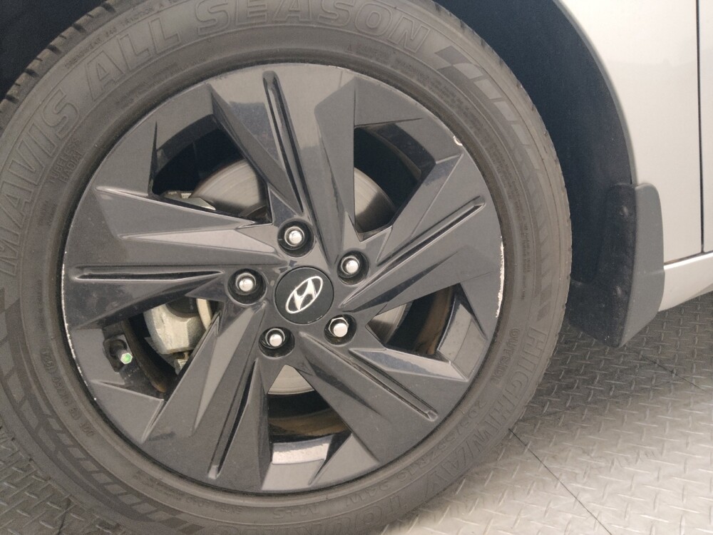 2021 Hyundai Elantra in Hialeah, FL 33014 - 18140108 31