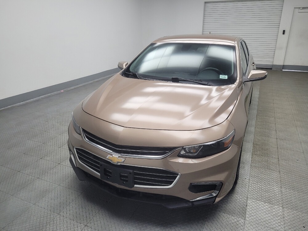 2018 Chevrolet Malibu in Indianapolis, IN 46219 - 18140123 15