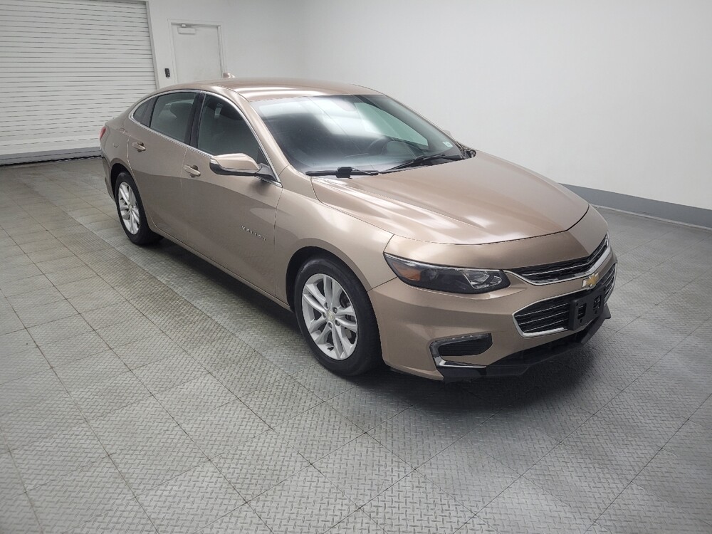 2018 Chevrolet Malibu in Indianapolis, IN 46219 - 18140123 11