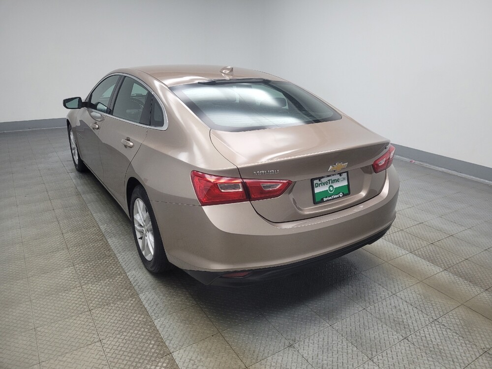 2018 Chevrolet Malibu in Indianapolis, IN 46219 - 18140123 5