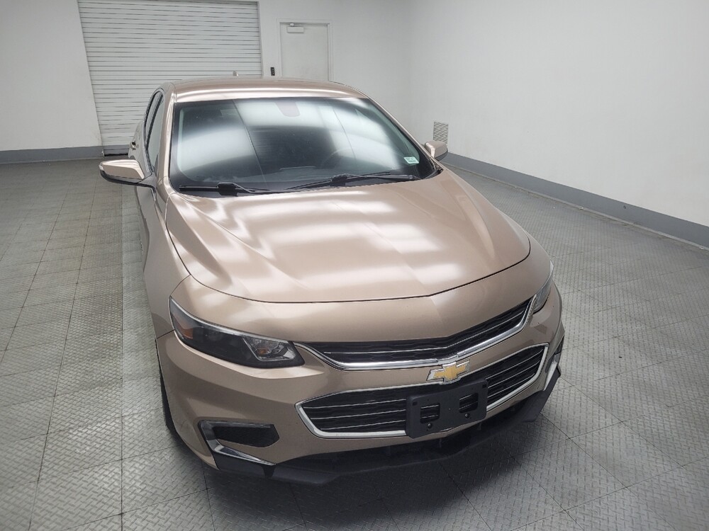 2018 Chevrolet Malibu in Indianapolis, IN 46219 - 18140123 14