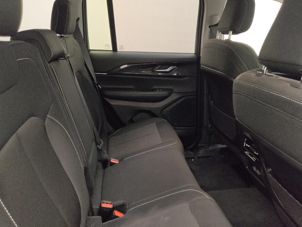 2023 Jeep Grand Cherokee in Knoxville, TN 37923 - 18140157 19