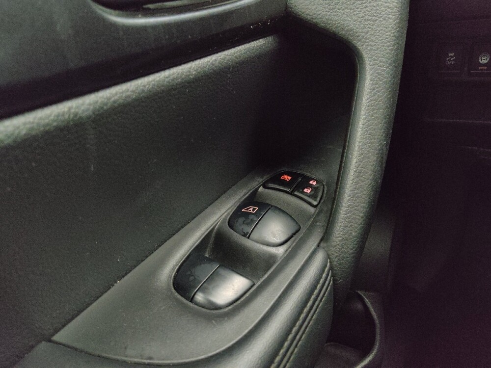 2019 Nissan Rogue in Lombard, IL 60148 - 18140195 27