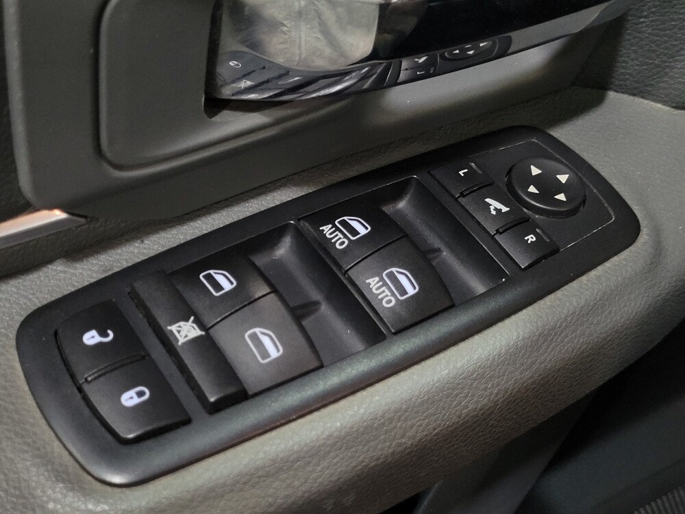 2017 RAM 1500 in Pittsburgh, PA 15237 - 18140202 27