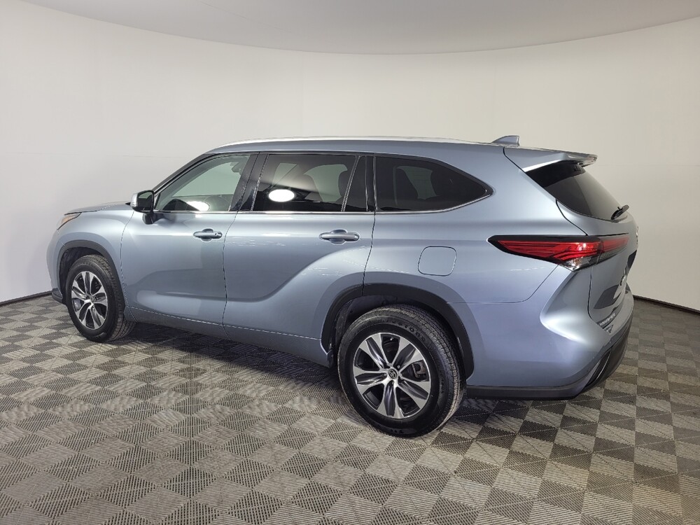 2022 Toyota Highlander in Lewisville, TX 75067 - 18140206 3
