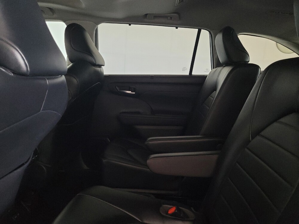 2022 Toyota Highlander in Lewisville, TX 75067 - 18140206 18