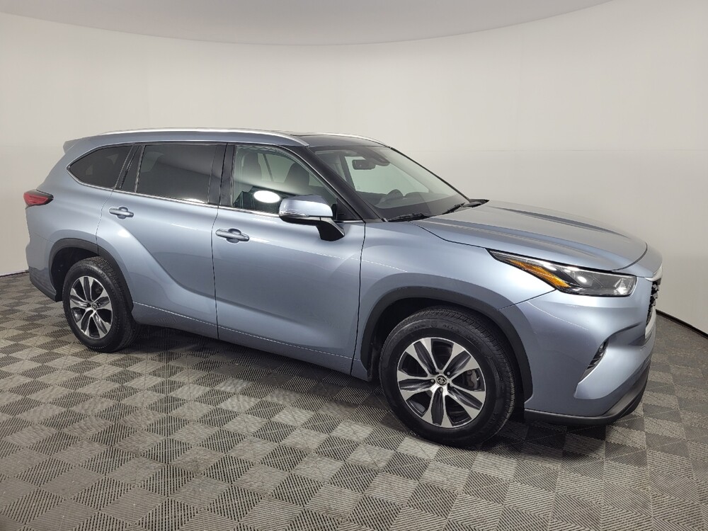 2022 Toyota Highlander in Lewisville, TX 75067 - 18140206 11
