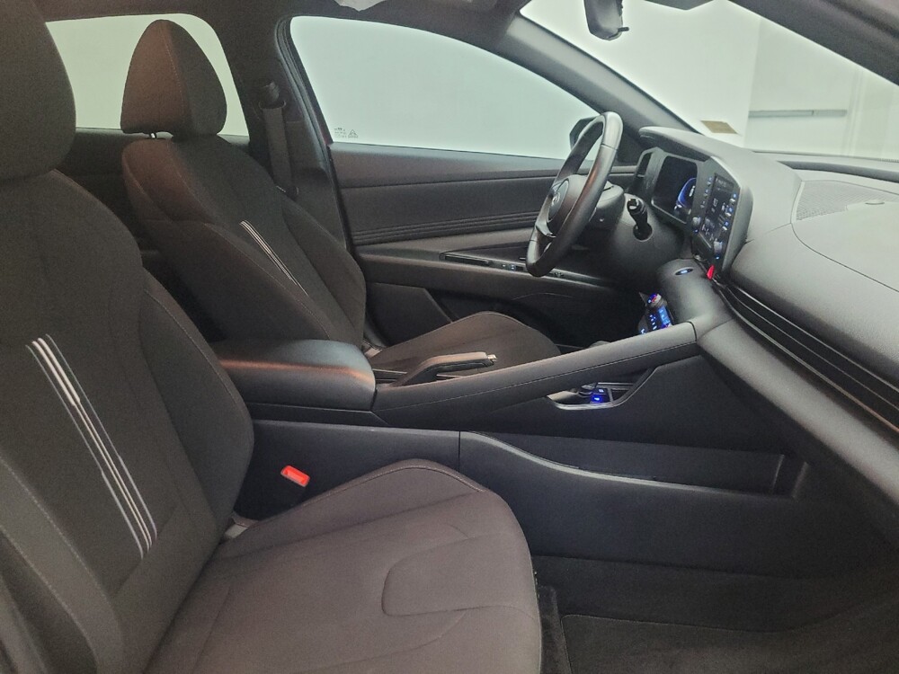 2025 Hyundai Elantra in Phoenix, AZ 85022 - 18140209 21