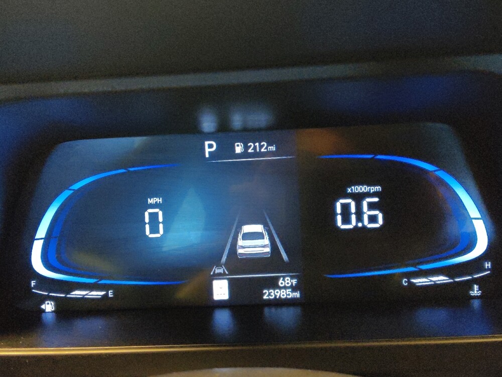 2025 Hyundai Elantra in Phoenix, AZ 85022 - 18140209 23