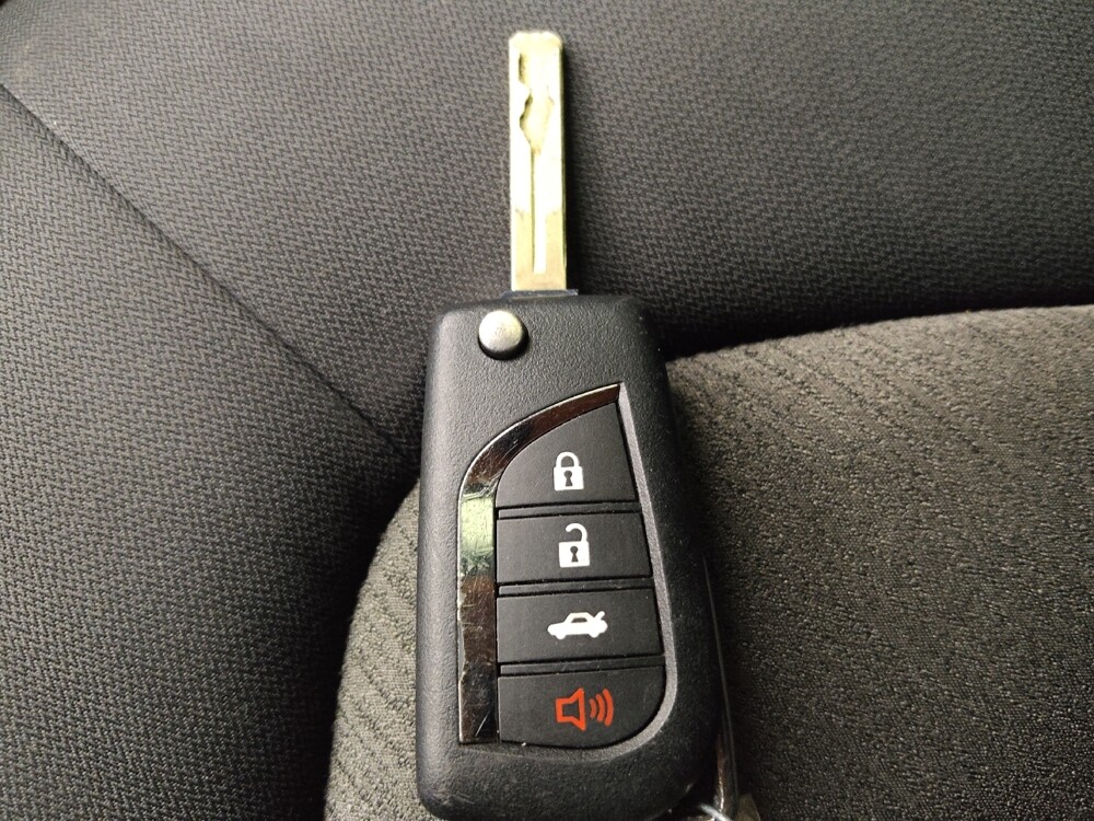 2019 Toyota Camry in Denver, CO 80012 - 18140212 32