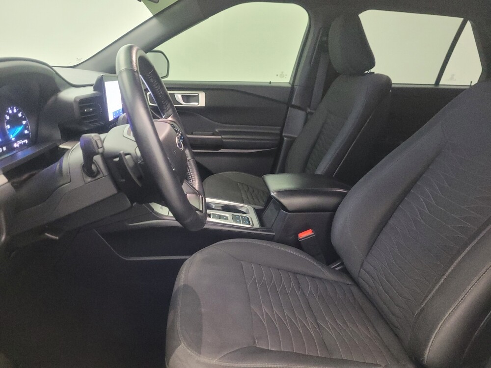 2020 Ford Explorer in Glendale, AZ 85301 - 18140218 17