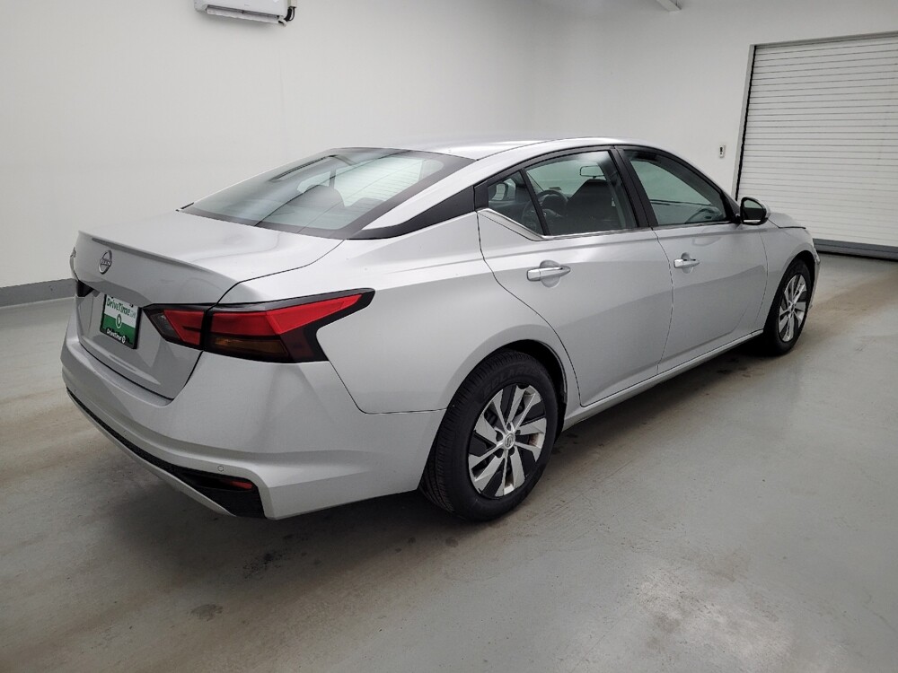 2023 Nissan Altima in Miamisburg, OH 45342 - 18140230 10